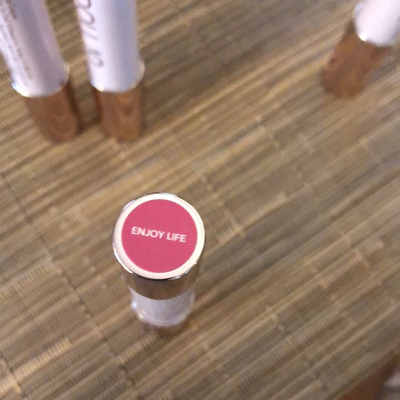 DOLL 10 LIP CRAYON 💄 - Picture 7 of 10